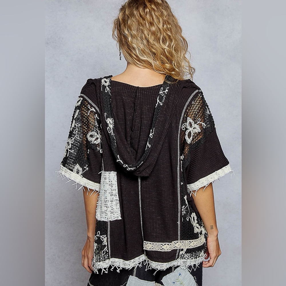 Pol Black And White Patchwork Top Nwot - image 2